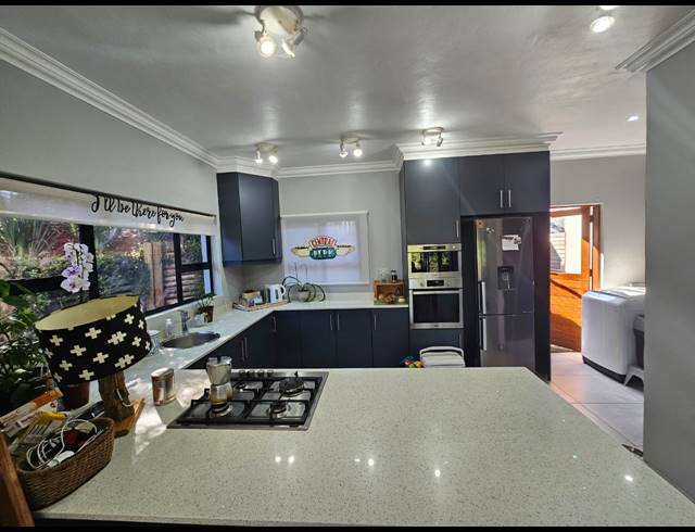 3 BEDROOM HOUSE FOR SALE IN NEW SALT ROCK CITY